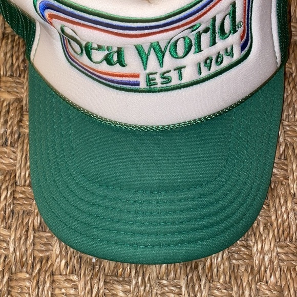 Vintage Sea World Eat 1964 Green and White Trucker Hat - Picture 6 of 12